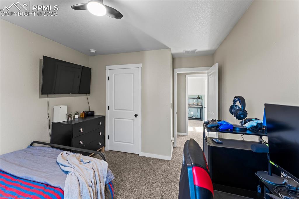 Image 26 of 43: Bedroom