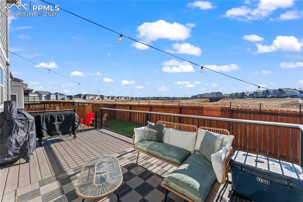 Image 37 of 43: Deck