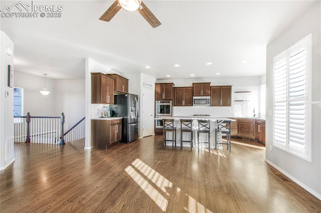 Image 11 of 41: Kitchen