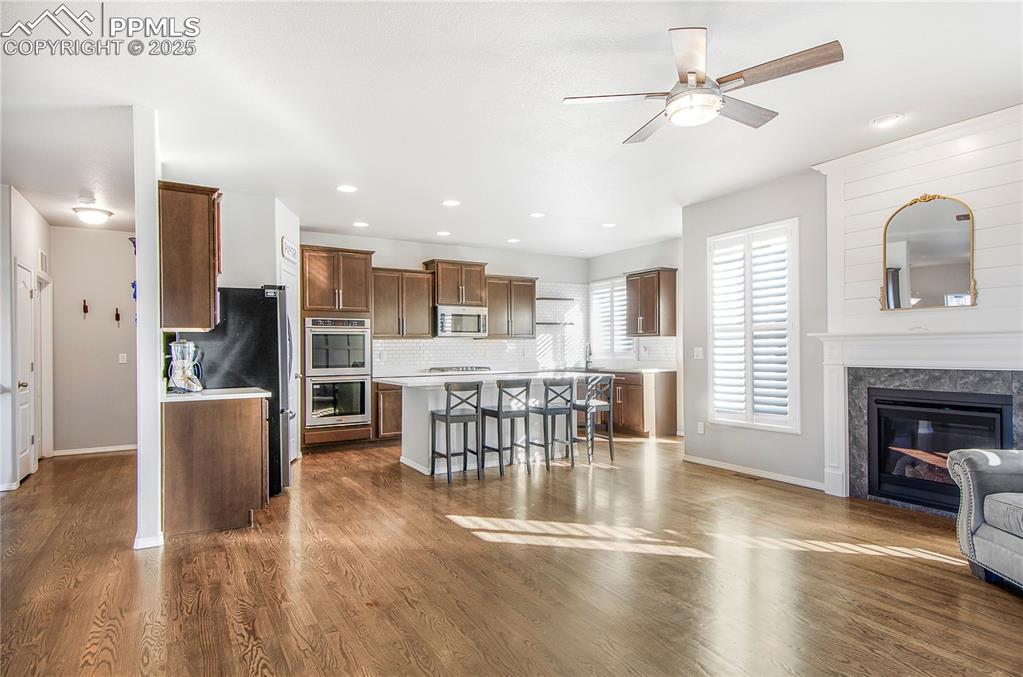 Image 12 of 41: Kitchen