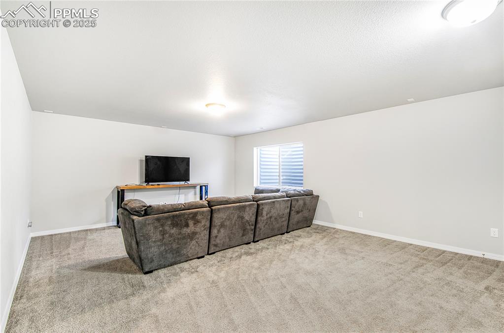 Image 24 of 41: Family Room