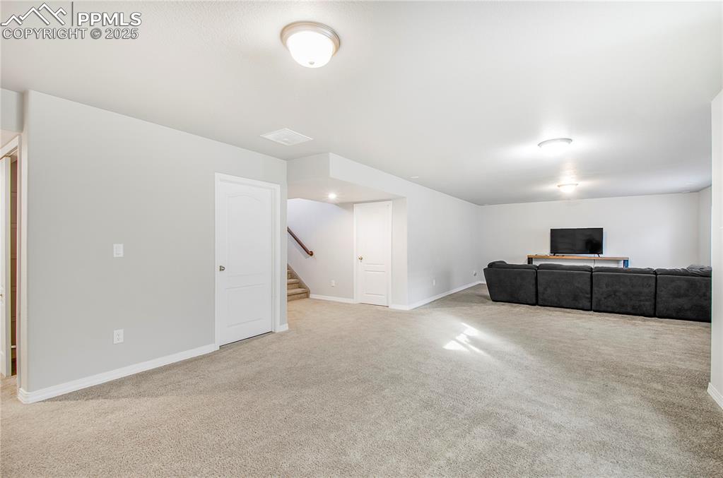 Image 28 of 41: Family Room