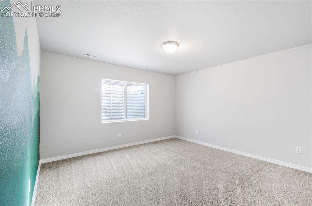 Image 29 of 41: Bedroom