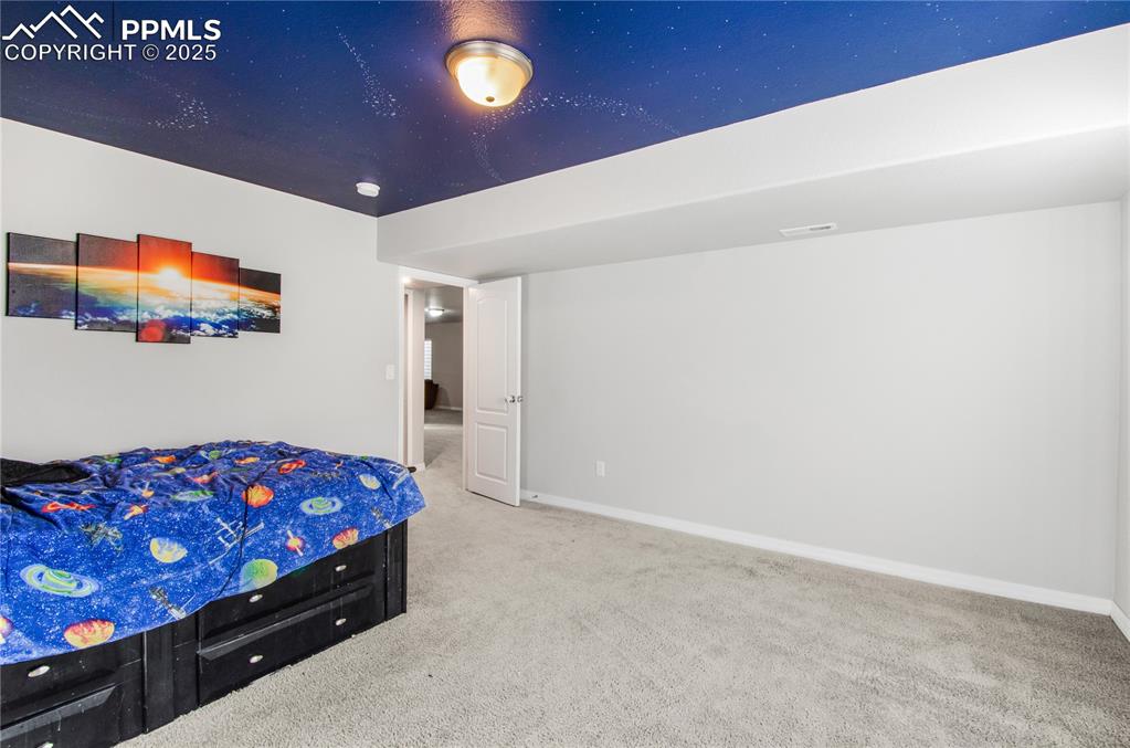 Image 32 of 41: Bedroom