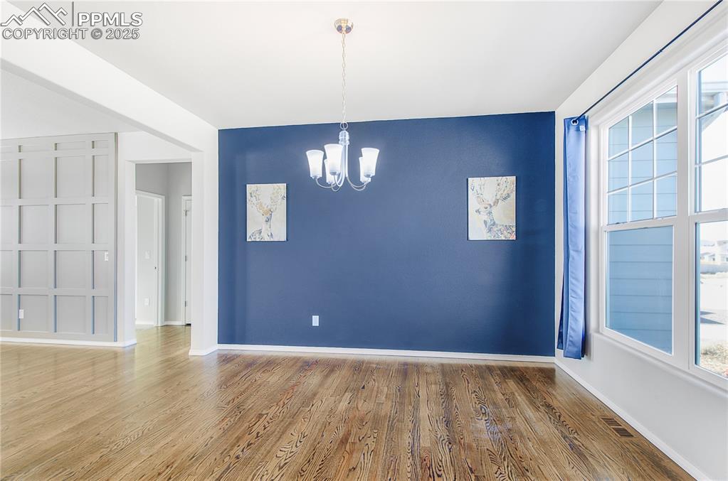 Image 4 of 41: Dining Area