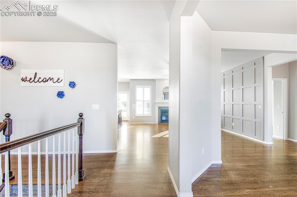 Image 5 of 41: Entrance Foyer