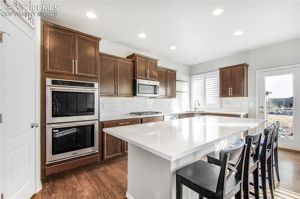 Image 9 of 41: Kitchen