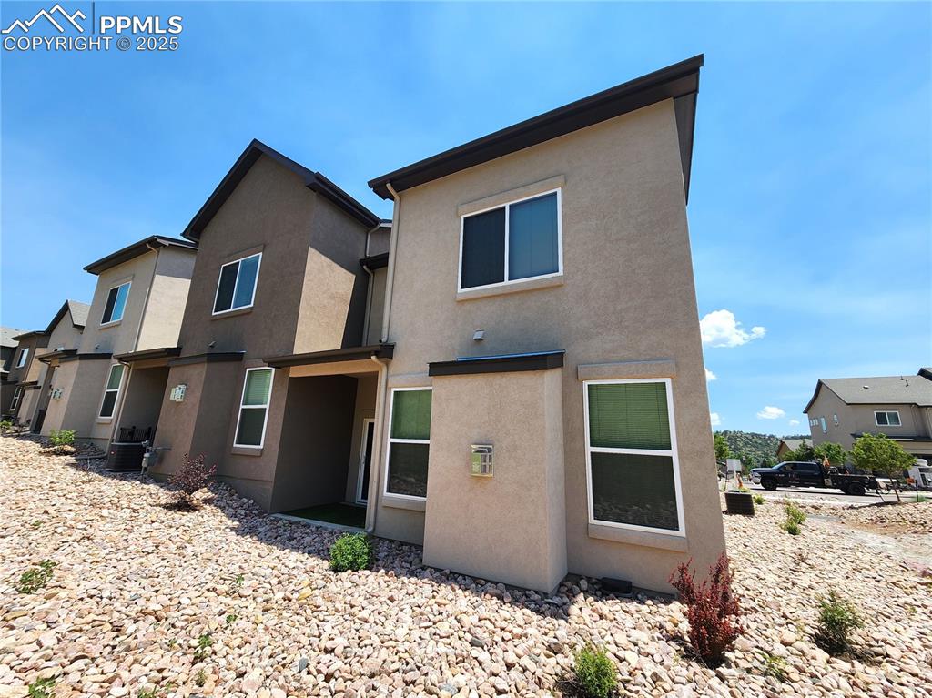 Image 28 of 31: Private covered patio area