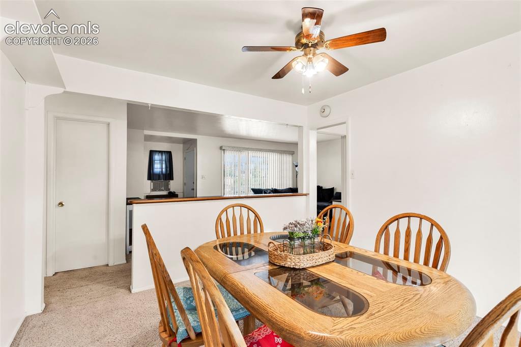 Image 14 of 31: Dining Area