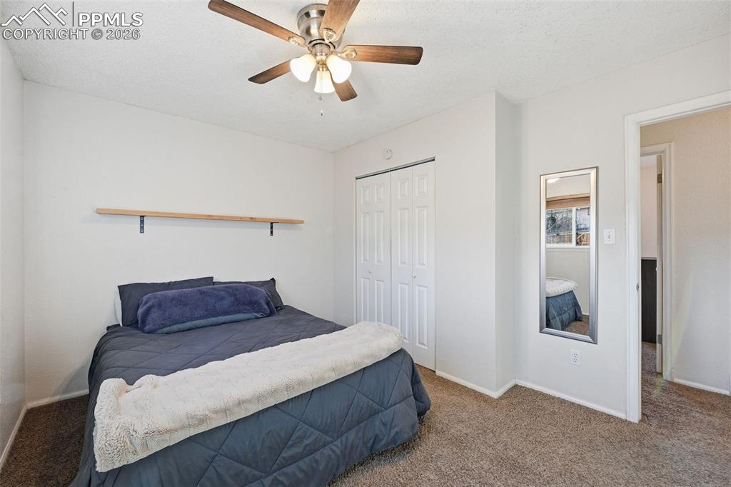 Image 16 of 32: Bedroom