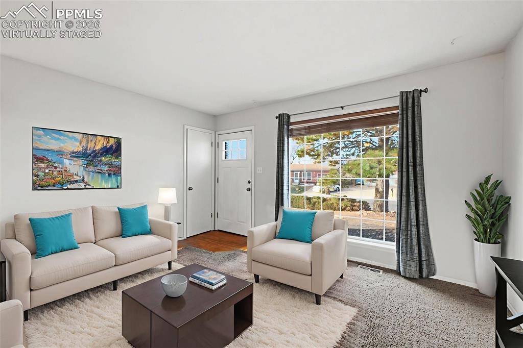 Image 3 of 32: Virtually Staged