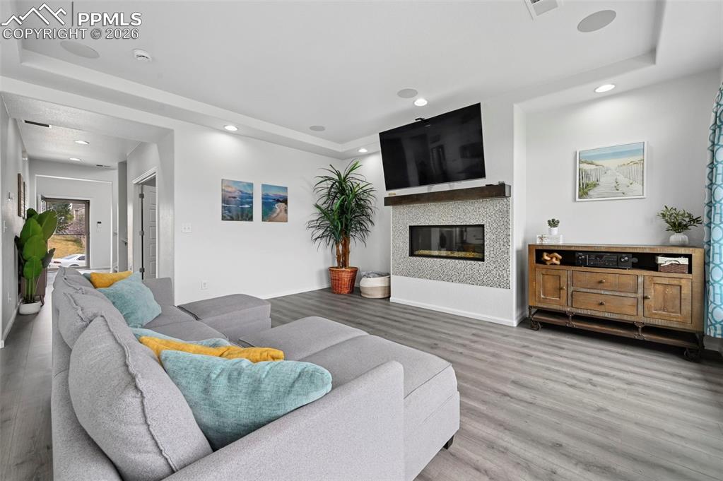 Image 4 of 29: Living Room