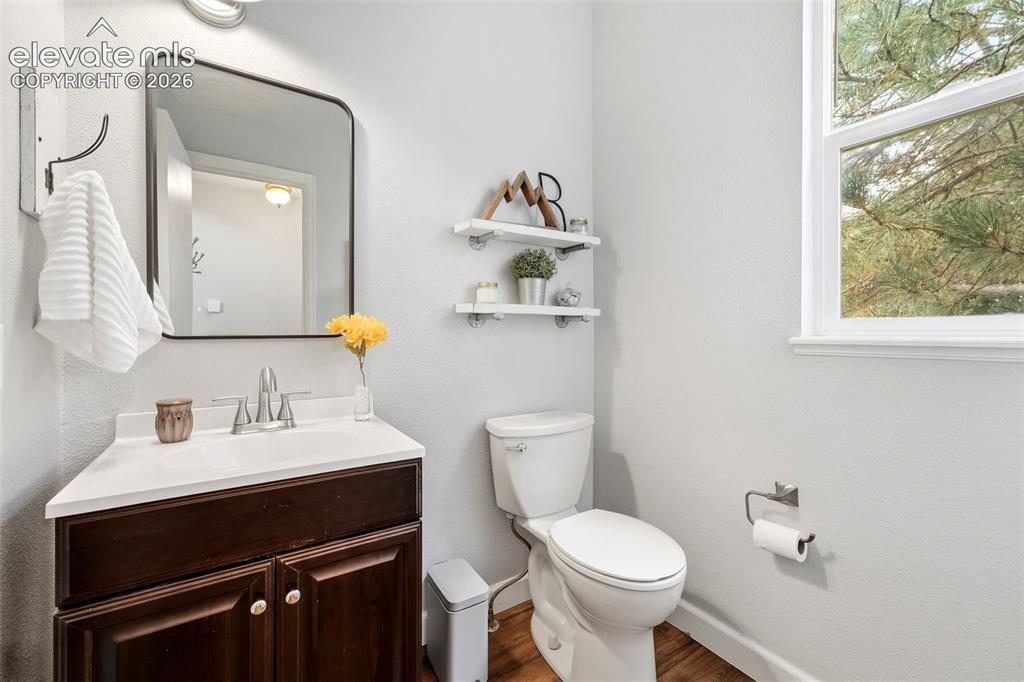 Image 20 of 41: Bathroom