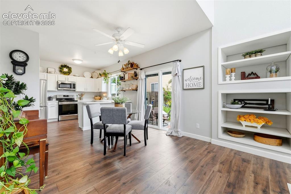 Image 9 of 41: Dining Area