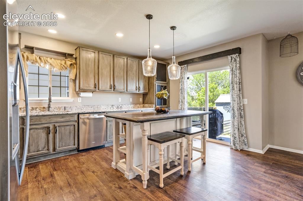 Image 10 of 48: Kitchen