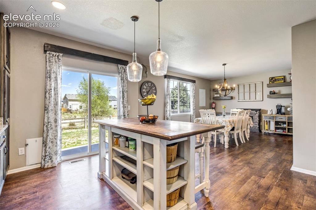 Image 13 of 48: Kitchen