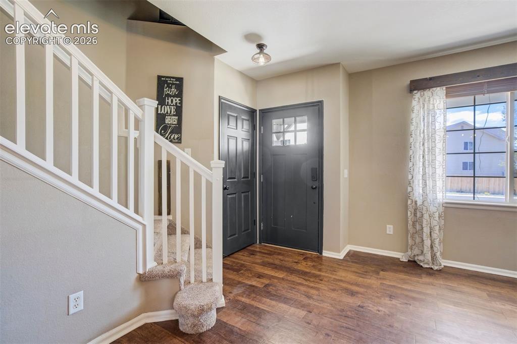 Image 18 of 48: Entry