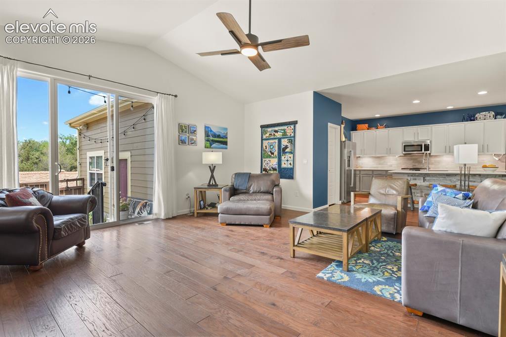 Image 18 of 47: Living Room