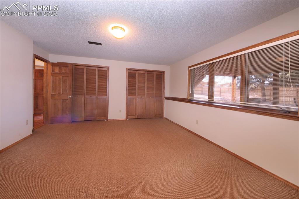 Image 30 of 50: Bedroom