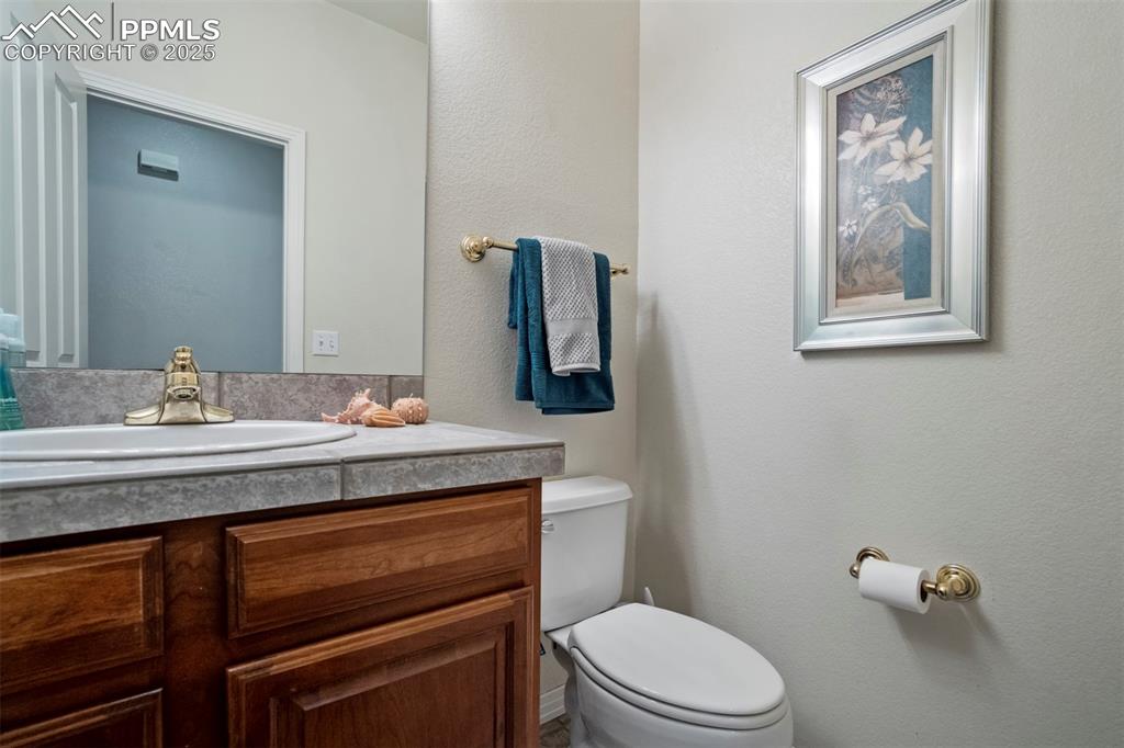 Image 17 of 45: Bathroom