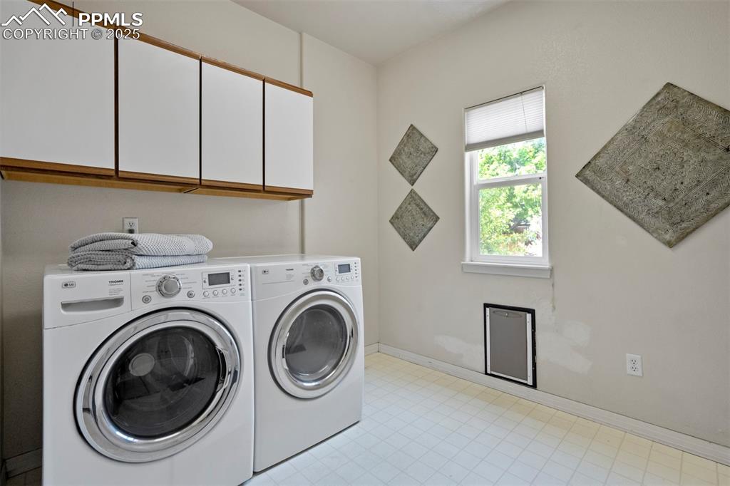 Image 18 of 45: Laundry
