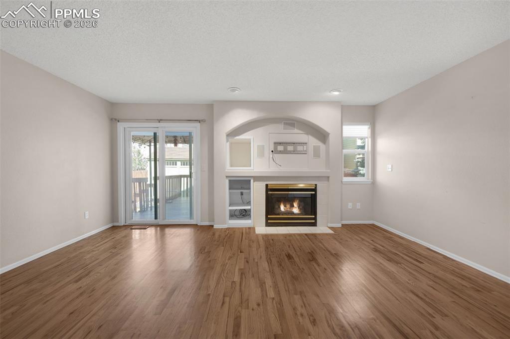 Image 12 of 50: Living Room