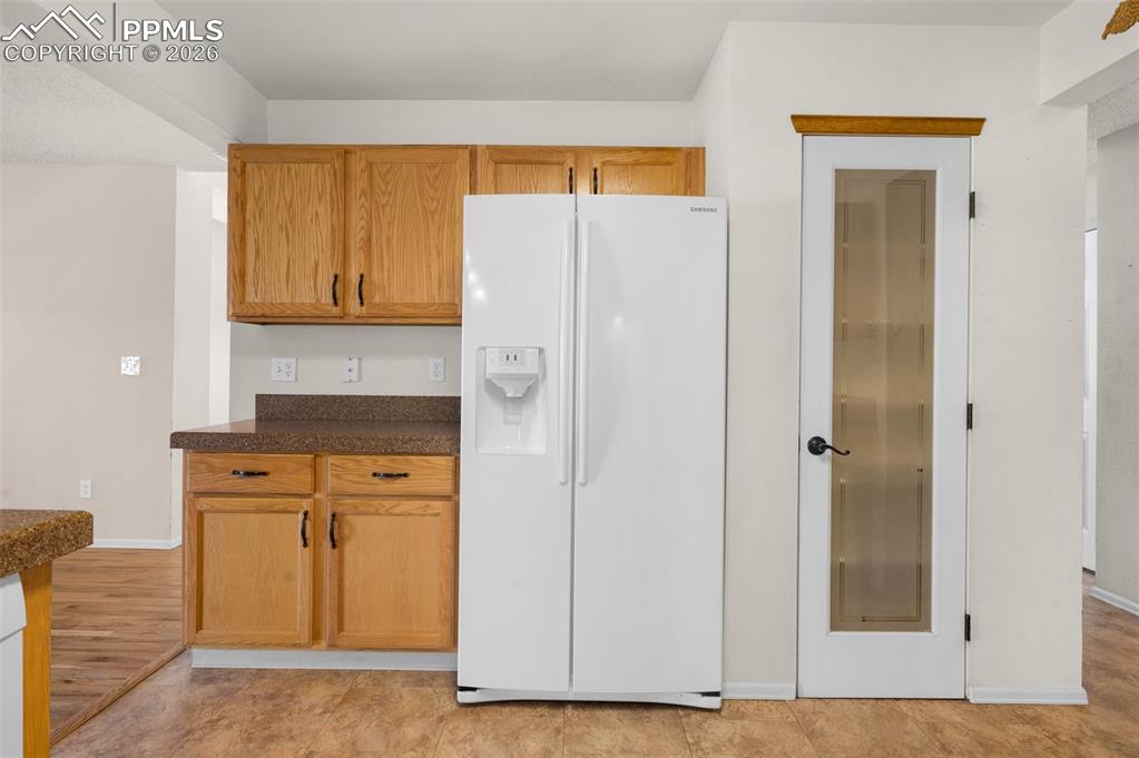 Image 20 of 50: Kitchen