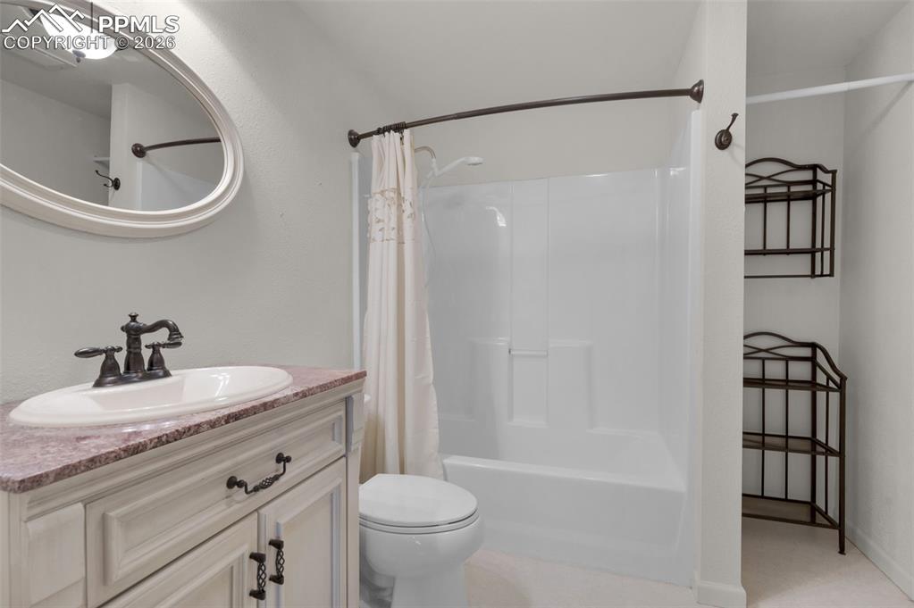 Image 42 of 50: Bedroom