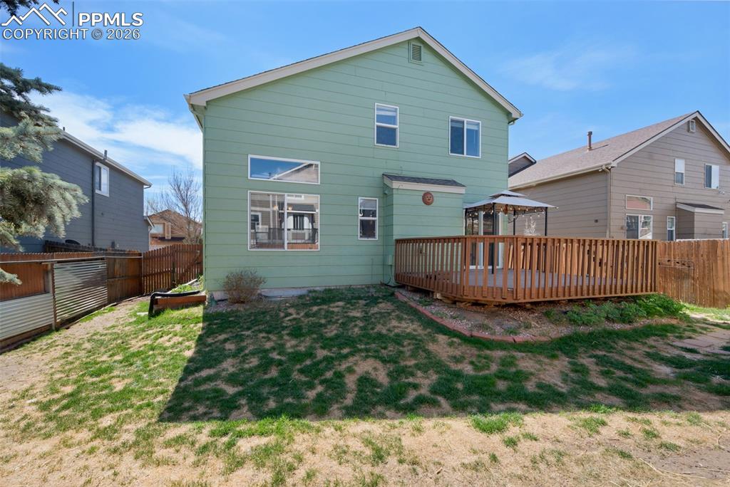Image 49 of 50: Closet