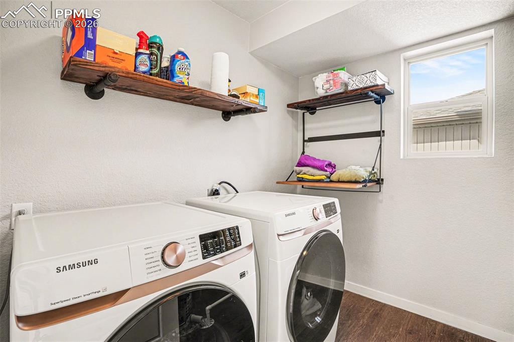 Image 15 of 20: Laundry