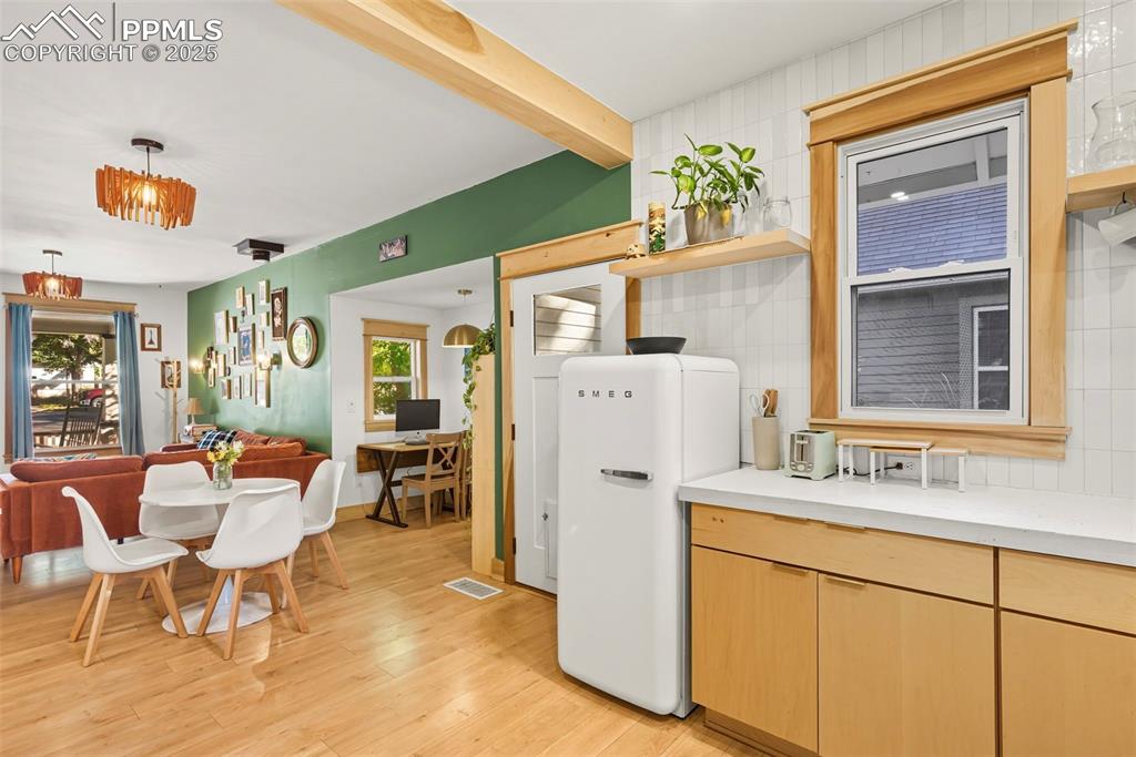 Image 15 of 29: Kitchen