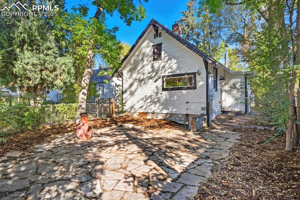 Image 23 of 29: Back of Structure