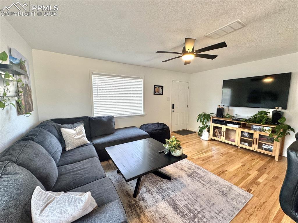 Image 9 of 16: Living Room