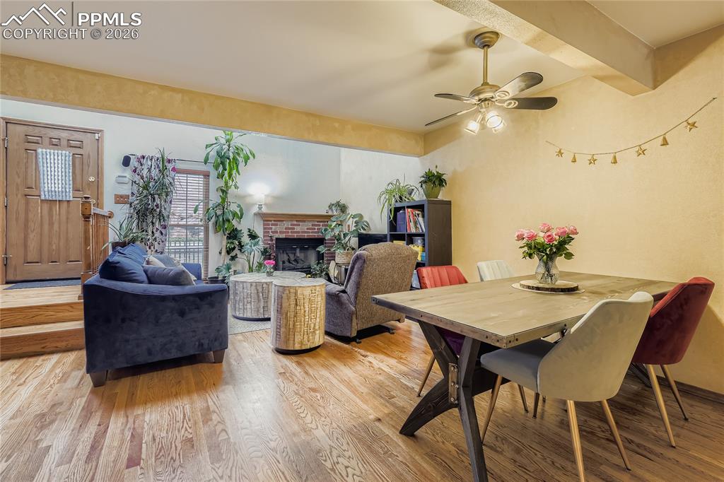 Image 14 of 28: Dining Area