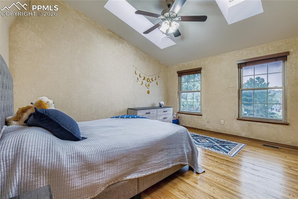 Image 18 of 28: Master Bedroom