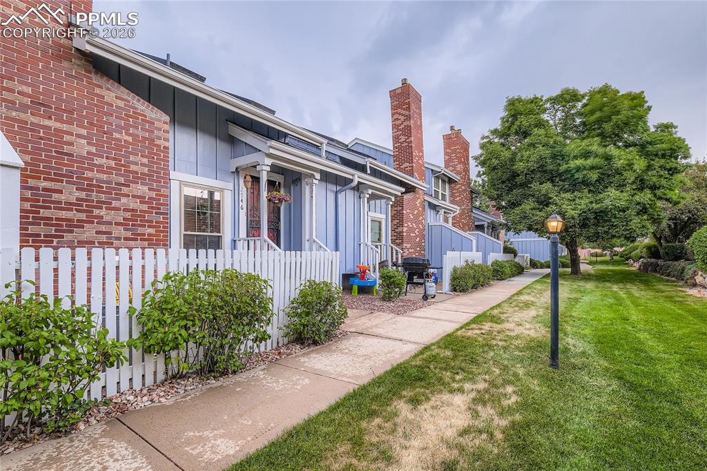 Image 3 of 28: Front of Structure