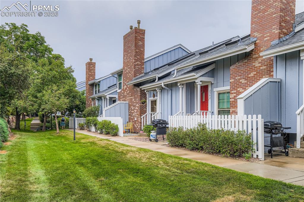 Image 4 of 28: Front of Structure