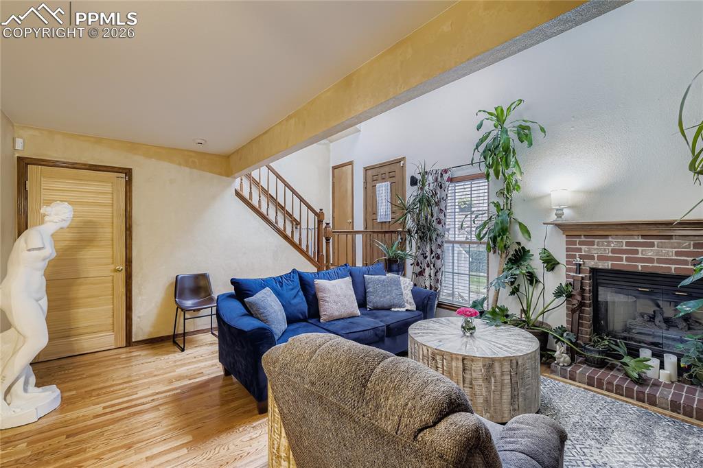 Image 7 of 28: Living Room