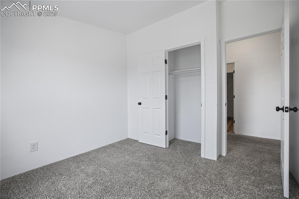Image 18 of 28: Bedroom