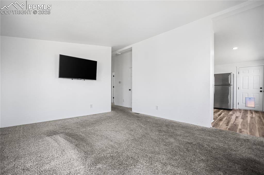 Image 2 of 28: Living Room