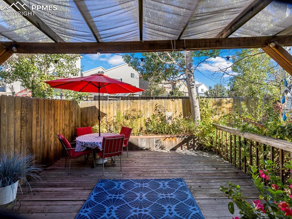 Image 10 of 42: Deck