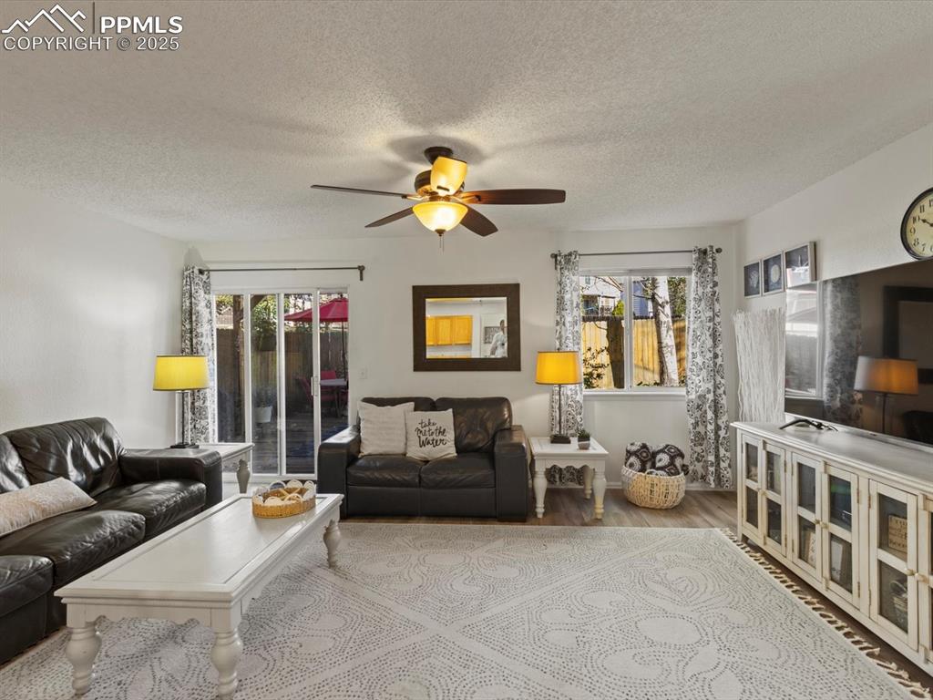 Image 20 of 42: Living Room