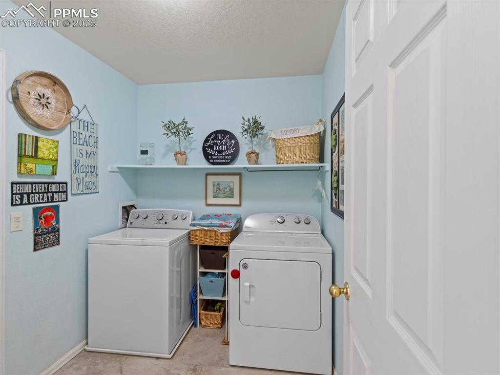 Image 22 of 42: Laundry