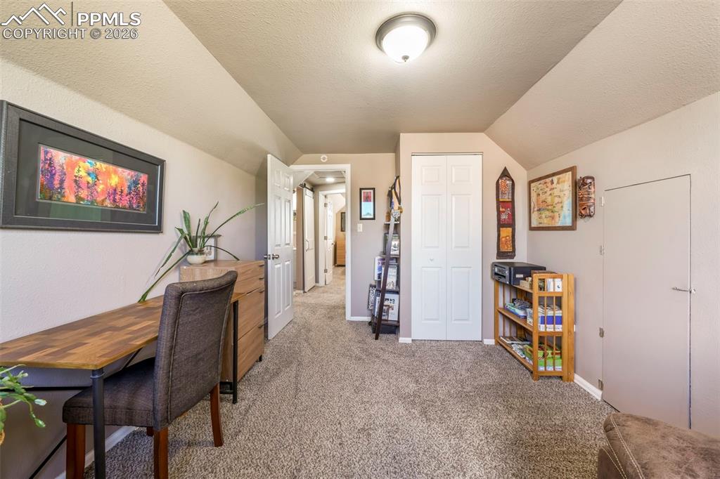 Image 27 of 50: Bedroom