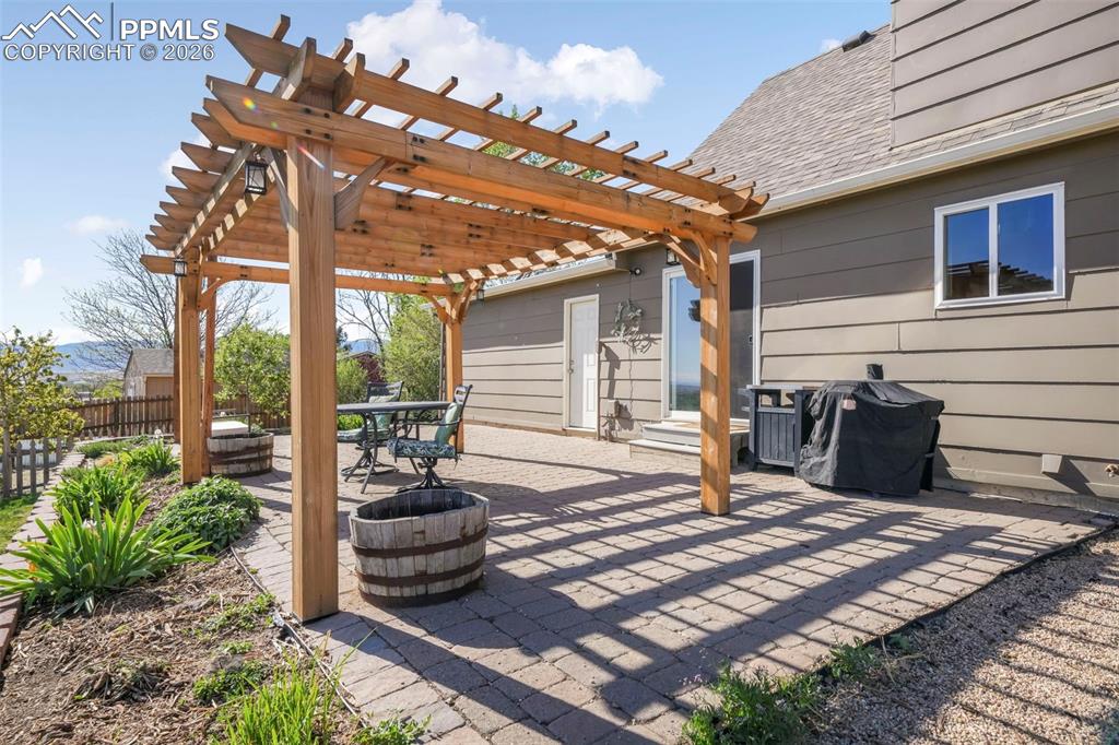 Image 37 of 50: Patio