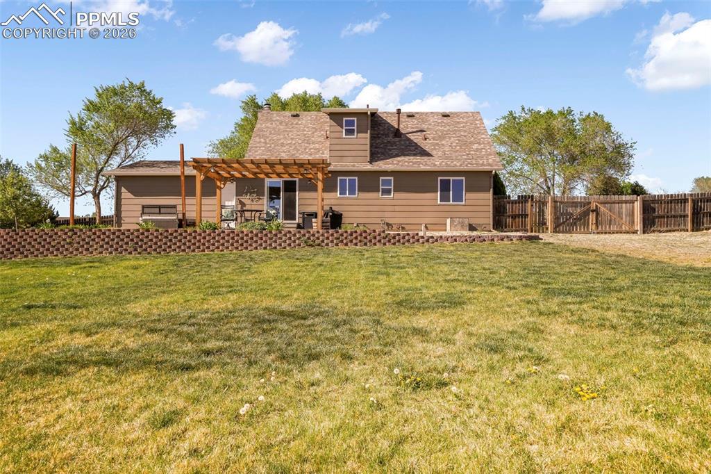 Image 45 of 50: Back of Structure