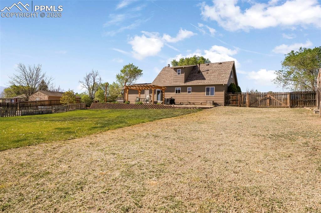 Image 46 of 50: Back of Structure