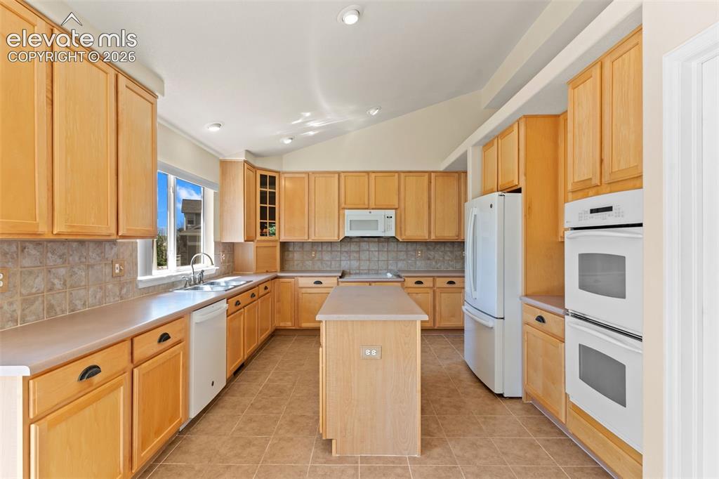 Image 11 of 43: Kitchen
