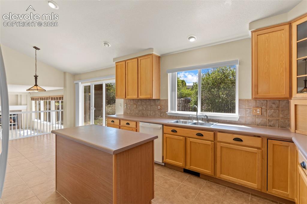 Image 12 of 43: Kitchen