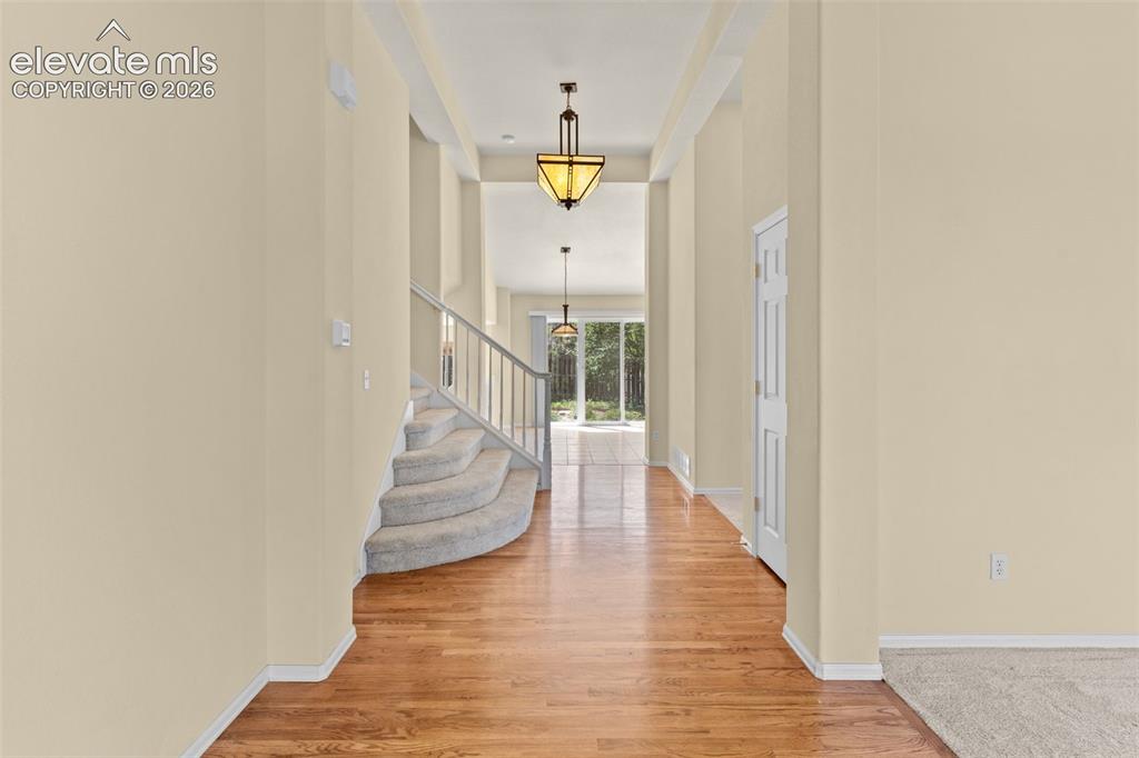 Image 4 of 43: Entry